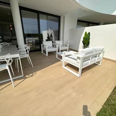 Apartment Luxurious Flat With Garden, Private Jacuzzi, Bbq *