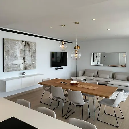 Luxurious Flat With Garden, Private Jacuzzi, Bbq Apartment