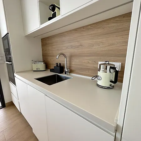 Luxurious Flat With Garden, Private Jacuzzi, Bbq *