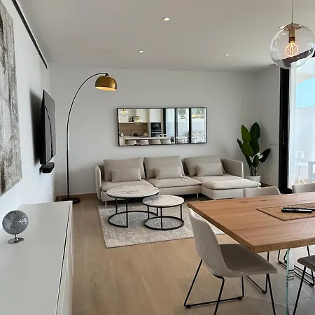 Luxurious Flat With Garden, Private Jacuzzi, Bbq Apartment *